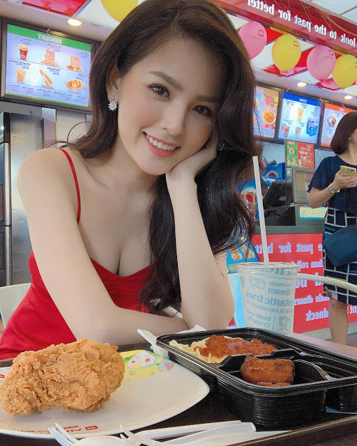 Tại sao hot girl mì gõ Phi Huyền Trang lộ clip nổi đình nổi đám trên mạng xã hội?